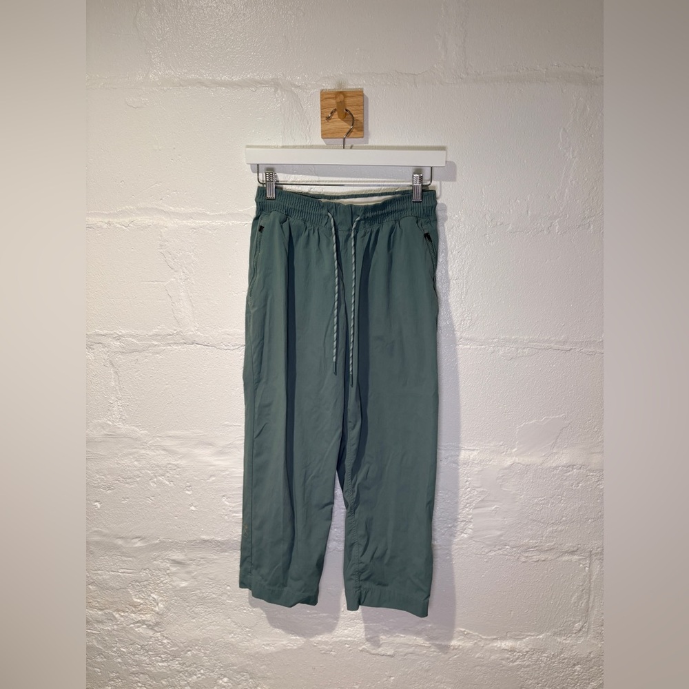 Athleta Sage Green Elastic Waist Active Pants